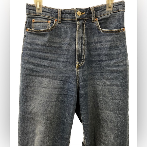 Mom Jeans - Picture 3 of 4